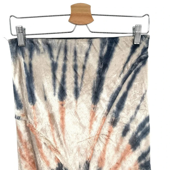 Free People Serious Swagger Tie Dye Skirt Crushed Velvet Size Small - Picture 3 of 12